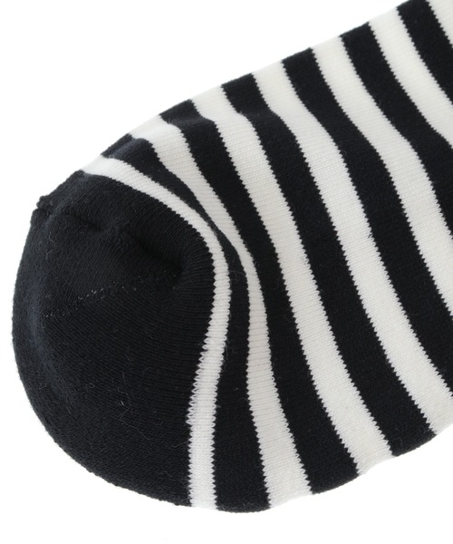 Candy Stripper(キャンディストリッパー)の「DISTORTED SMILE BORDER ソックス(ソックス/靴下・レディース・パープル/オフホワイト/グリーン・FREE)」の4枚目の写真