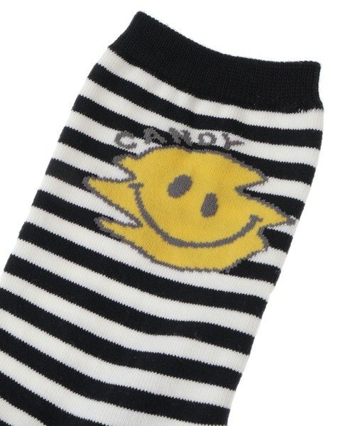 Candy Stripper(キャンディストリッパー)の「DISTORTED SMILE BORDER ソックス(ソックス/靴下・レディース・パープル/オフホワイト/グリーン・FREE)」の5枚目の写真