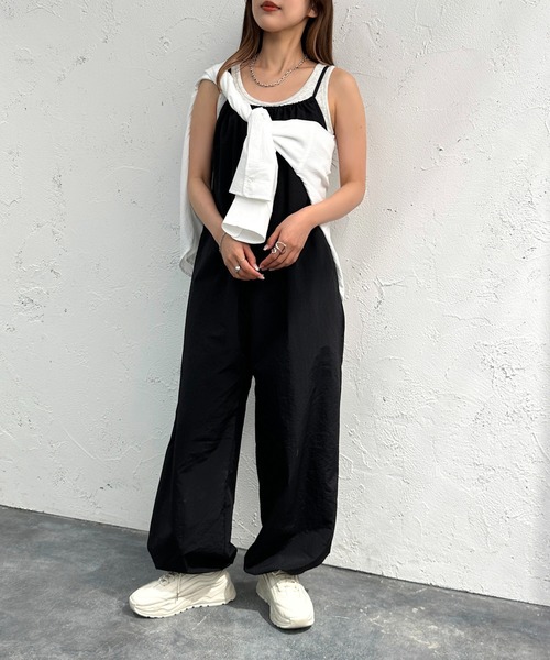 apres jour mignon（アプレジュールミニョン）の「ナイロンサロペット【ZOZOTOWN限定アイテム】（サロペット/オーバーオール・レディース・カーキ/ブラック・SMALL/MEDIUM/X-LARGE）」の3枚目の写真