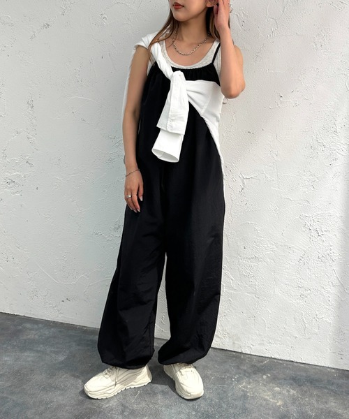 apres jour mignon（アプレジュールミニョン）の「ナイロンサロペット【ZOZOTOWN限定アイテム】（サロペット/オーバーオール・レディース・カーキ/ブラック・SMALL/MEDIUM/X-LARGE）」の4枚目の写真