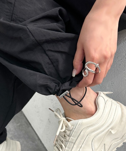 apres jour mignon（アプレジュールミニョン）の「ナイロンサロペット【ZOZOTOWN限定アイテム】（サロペット/オーバーオール・レディース・カーキ/ブラック・SMALL/MEDIUM/X-LARGE）」の13枚目の写真