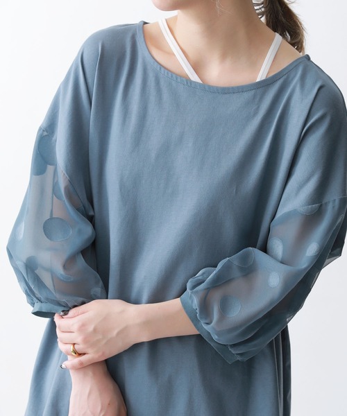 n'OrLABEL(ノアールレーベル)の「ドット柄シアー袖カットソー(Tシャツ/カットソー・レディース・グレイッシュベージュ/グレイッシュブルー/ブラック/オフホワイト/ネイビー・FREE)」の5枚目の写真