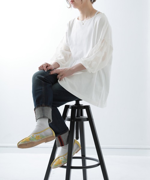 n'OrLABEL(ノアールレーベル)の「ドット柄シアー袖カットソー(Tシャツ/カットソー・レディース・グレイッシュベージュ/グレイッシュブルー/ブラック/オフホワイト/ネイビー・FREE)」の12枚目の写真
