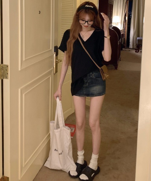 Mela(メラ)の「SIMPLE LOOSE T-SHIRT(Tシャツ/カットソー・レディース・グレー/ブラック/ホワイト・FREE)」の16枚目の写真