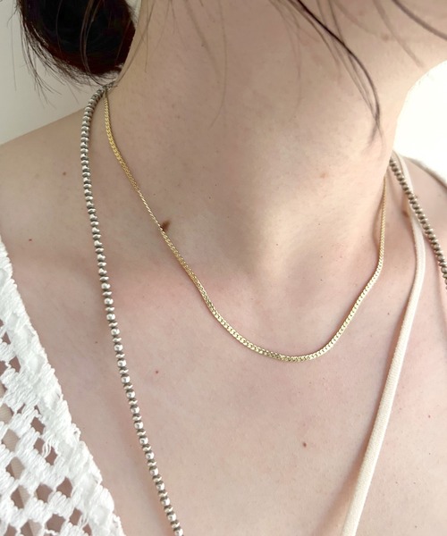 SHENERY(シーナリー)の「【WEB限定】フラットシンプルチェーンネックレス(ネックレス・レディース・シルバー/ゴールド・FREE)」の2枚目の写真