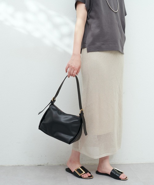 natural couture(ナチュラルクチュール)の「ダブルバックルミドルバッグ(ショルダーバッグ・レディース・ライム/シルバー/アイボリー/ブラック・FREE)」の1枚目の写真