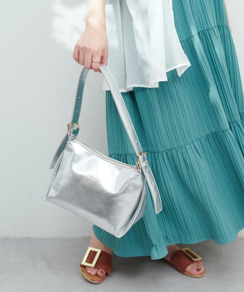 natural couture(ナチュラルクチュール)の「ダブルバックルミドルバッグ(ショルダーバッグ・レディース・ライム/シルバー/アイボリー/ブラック・FREE)」の20枚目の写真