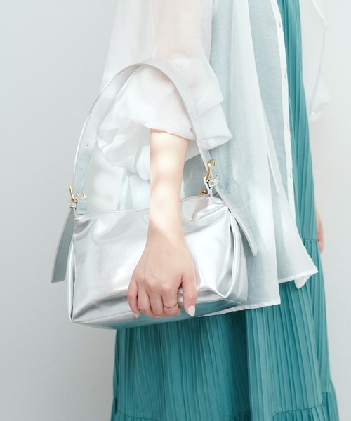 natural couture(ナチュラルクチュール)の「ダブルバックルミドルバッグ(ショルダーバッグ・レディース・ライム/シルバー/アイボリー/ブラック・FREE)」の21枚目の写真