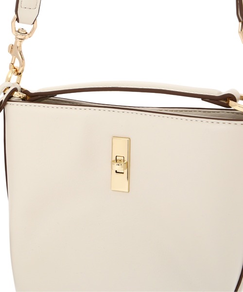 NATURAL BEAUTY BASIC（ナチュラルビューティーベーシック）の「◇【美人百花掲載】ターンロックバケットバッグ（ショルダーバッグ・レディース・ブルー/ダークブラウン/オフホワイト・ﾌﾘ-）」の8枚目の写真