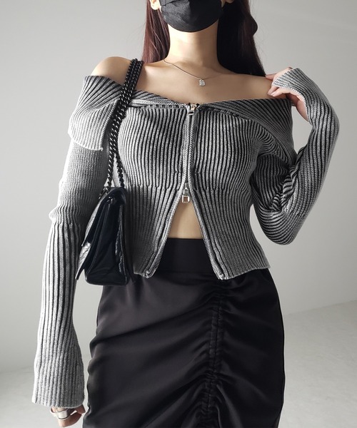 me+em select(ミームセレクト)の「【 3color 】ダブルジップスリットオフショルリブニット(ニット/セーター・レディース・ブラック/ネイビー/グレー・FREE/LARGE)」の5枚目の写真