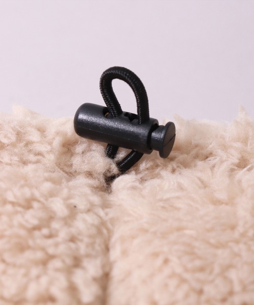 Champion（チャンピオン）の「(LF)【Champion】ブランド マーク ボア フリース ネックウォーマー（ネックウォーマー/スヌード・レディース・ブラック/ネイビー/アイボリー/ベージュ/グレイッシュベージュ/チャコールグレー・ONE SIZE）」の17枚目の写真