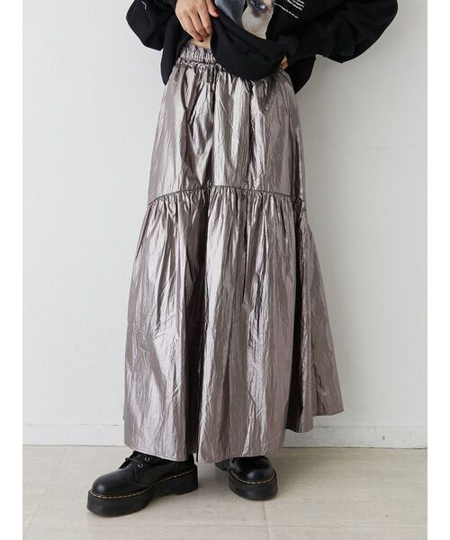 jouetie（ジュエティ）の「メタリックフレアギャザースカート（スカート・レディース・シルバー/グレー・MEDIUM）」の2枚目の写真
