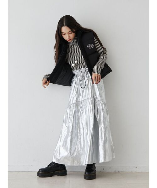 jouetie（ジュエティ）の「メタリックフレアギャザースカート（スカート・レディース・シルバー/グレー・MEDIUM）」の9枚目の写真