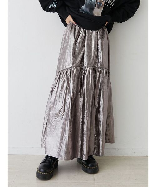 jouetie（ジュエティ）の「メタリックフレアギャザースカート（スカート・レディース・シルバー/グレー・MEDIUM）」の13枚目の写真