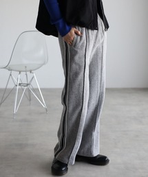 トラックパンツ