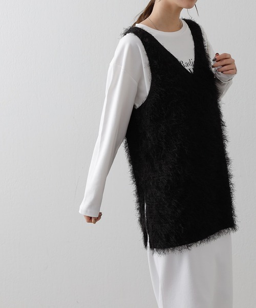 COLONY 2139(コロニートゥーワンスリーナイン)の「WEB・一部店舗限定 / シャギーサイドスリットVネックベスト(ベスト・レディース・アイボリー/ブラック・FREE)」の12枚目の写真