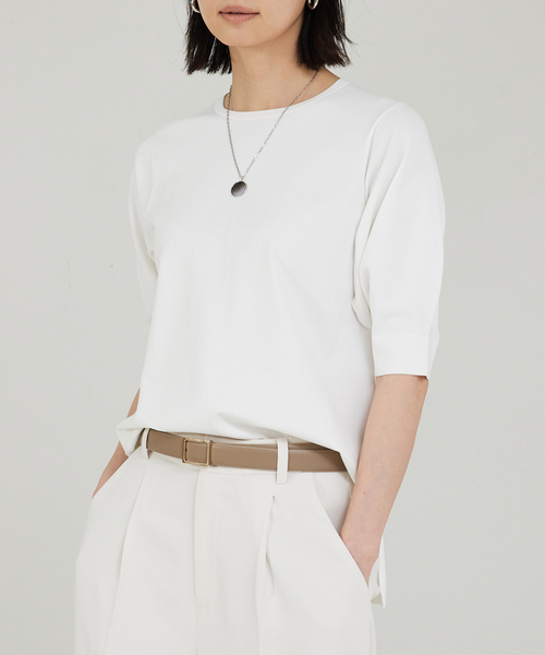 qualite(カリテ)の「【セットアップ対応】レーヨンストレッチクルーネックニット(ニット/セーター・レディース・グリーン/ホワイト/ブラック・フリー)」の1枚目の写真