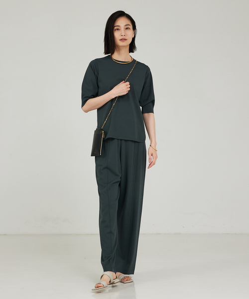 qualite(カリテ)の「【セットアップ対応】レーヨンストレッチクルーネックニット(ニット/セーター・レディース・グリーン/ホワイト/ブラック・フリー)」の13枚目の写真