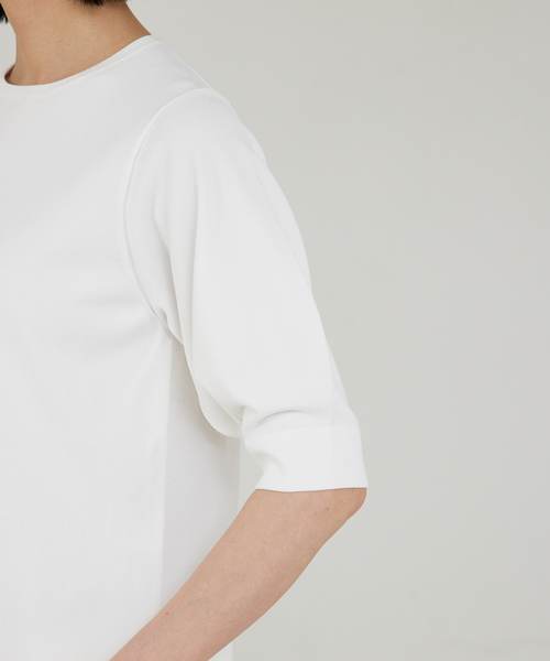 qualite(カリテ)の「【セットアップ対応】レーヨンストレッチクルーネックニット(ニット/セーター・レディース・グリーン/ホワイト/ブラック・フリー)」の8枚目の写真