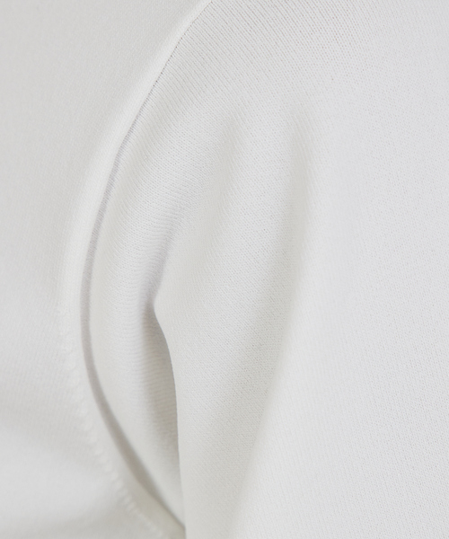 qualite(カリテ)の「【セットアップ対応】レーヨンストレッチクルーネックニット(ニット/セーター・レディース・グリーン/ホワイト/ブラック・フリー)」の6枚目の写真