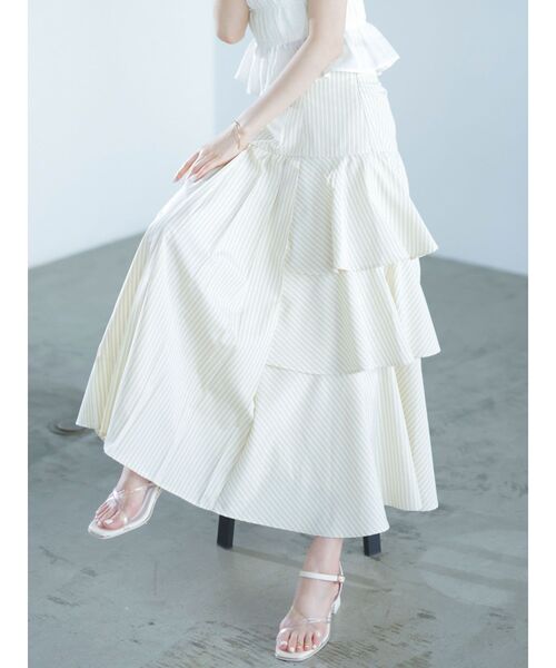 dazzlin（ダズリン）の「サイドティアードプリーツスカート（スカート・レディース・オフホワイト/イエロー/ブルー・SMALL/MEDIUM）」の4枚目の写真