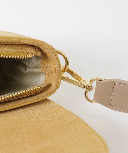 URBAN RESEARCH（アーバンリサーチ）の「レザーフラップショルダーバッグ（ショルダーバッグ・レディース・パープル系その他/ベージュ/ブラック・-）」の7枚目の写真