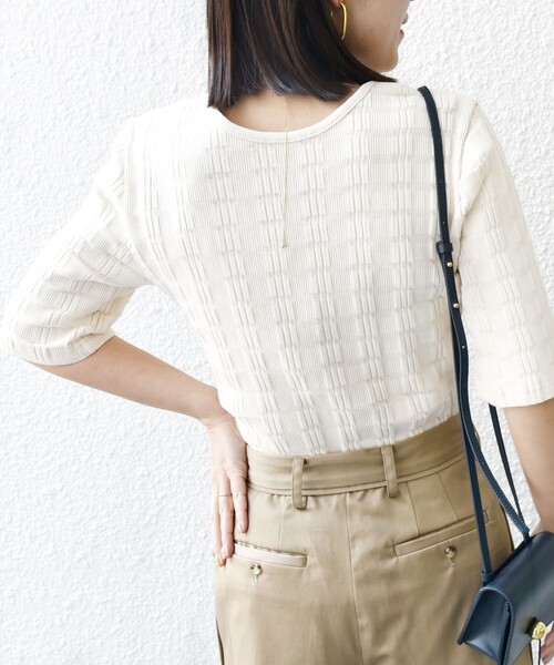 SHIPS(シップス)の「【WEB限定】〈洗濯機可能〉ランダム テレコ 5分袖 プルオーバー(Tシャツ/カットソー・レディース・グリーン/オフホワイト/ブラック・ONE SIZE)」の2枚目の写真