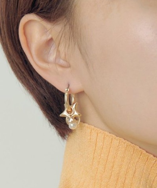 GOLDY(ゴールディ)の「【GOLDY】スター×パールモチーフピアス 1240301(ピアス(両耳用)・レディース・シルバー/ゴールド・FREE)」の1枚目の写真