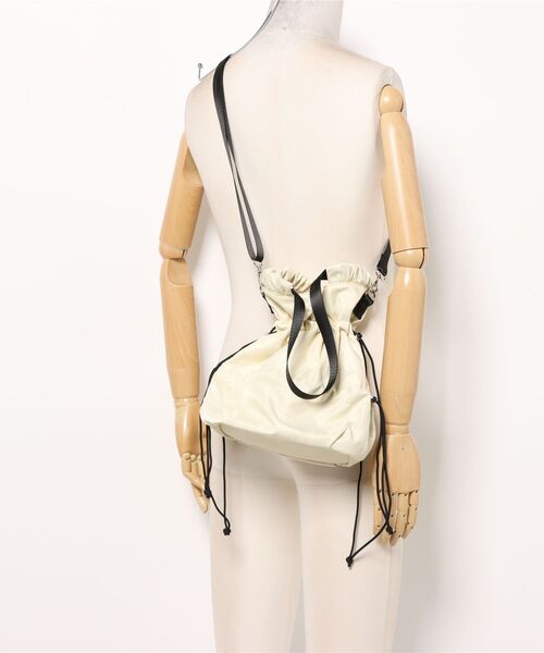 AT CREATION(アットクリエイション)の「〈AT CREATION/アットクリエイション〉クラドロー 2WAY トート(トートバッグ・レディース・カーキ/ブラック/ホワイト/ライトグレー・ONE SIZE)」の20枚目の写真