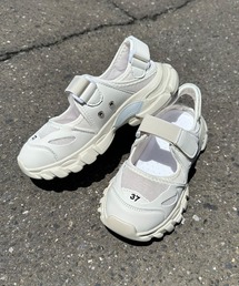 CRB（シーアールビー）の「メッシュスニーカーサンダル（サンダル）」