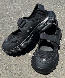 CRB（シーアールビー）の「メッシュスニーカーサンダル（サンダル）」