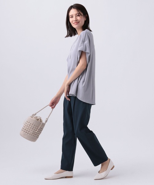 Elura（エルーラ）の「ドレスアップリブドルマンプルオーバー（Tシャツ/カットソー・レディース・ブラウン系その他/ライトブルー/チャコールグレー/ホワイト/ブルー系その他5/カーキ/ブラック/グリーン系その他4/グリーン系その他2・MEDIUM/LARGE）」の17枚目の写真