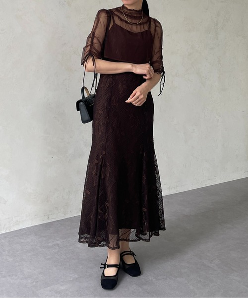 Thevon（ゼボン）の「【オケージョン】シアーブラウス×フラワーレースキャミワンピース（ドレス・レディース・ブラウン/ブラック/ブルー・FREE）」の11枚目の写真