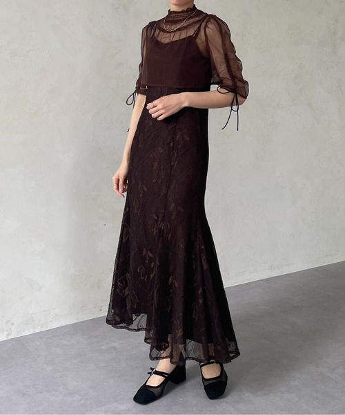 Thevon（ゼボン）の「【オケージョン】シアーブラウス×フラワーレースキャミワンピース（ドレス・レディース・ブラウン/ブラック/ブルー・FREE）」の12枚目の写真