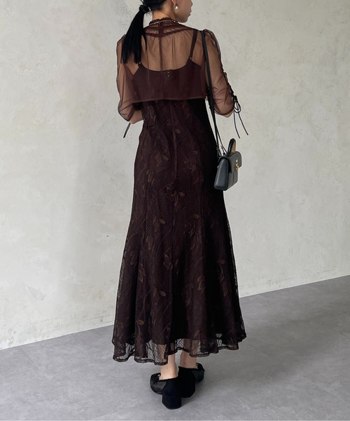 Thevon（ゼボン）の「【オケージョン】シアーブラウス×フラワーレースキャミワンピース（ドレス・レディース・ブラウン/ブラック/ブルー・FREE）」の13枚目の写真