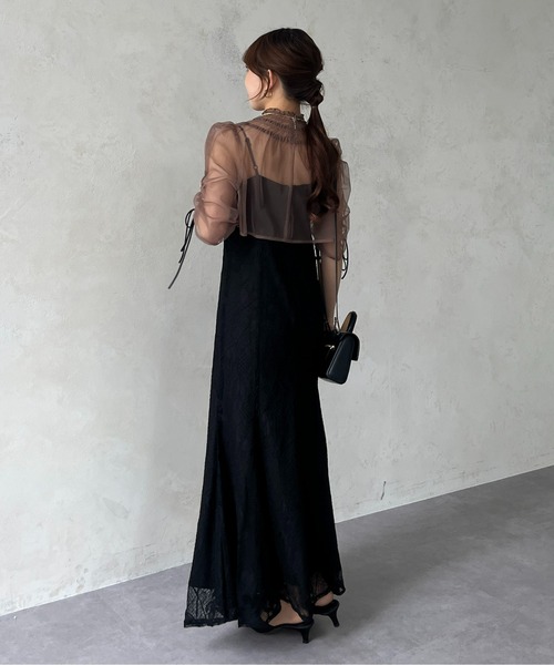 Thevon（ゼボン）の「【オケージョン】シアーブラウス×フラワーレースキャミワンピース（ドレス・レディース・ブラウン/ブラック/ブルー・FREE）」の6枚目の写真