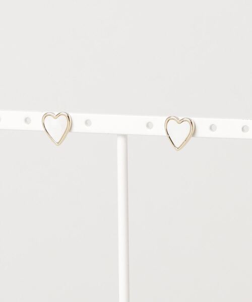 Zoule(ゾーラ)の「Zoule ゾーラ:ネイビーシリーズ shell heart シェル ハート ピアス(ピアス(両耳用)・レディース・ゴールド/シルバー・FREE)」の4枚目の写真