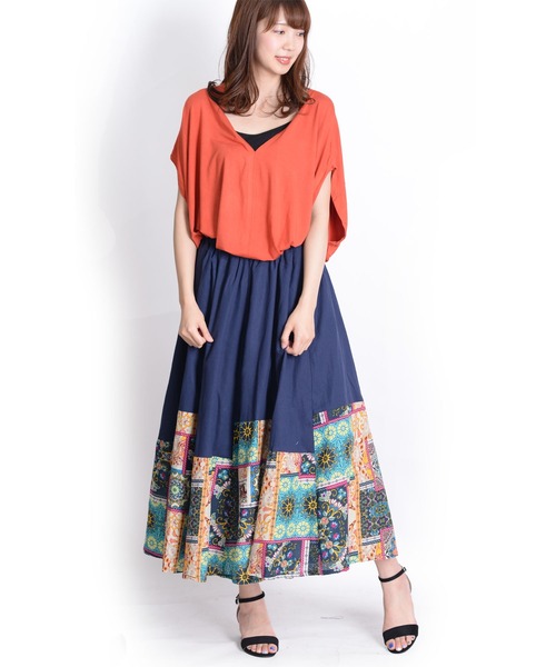 MARAI(マーライ)の「綿麻エスニック柄フレアロングスカート(スカート・レディース・レッド/ネイビー/ブラック・LARGE/MEDIUM)」の11枚目の写真