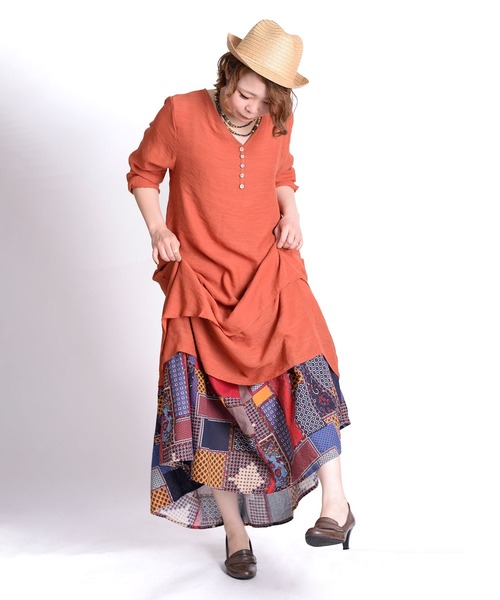 MARAI(マーライ)の「綿麻エスニック柄フレアロングスカート(スカート・レディース・レッド/ネイビー/ブラック・LARGE/MEDIUM)」の15枚目の写真