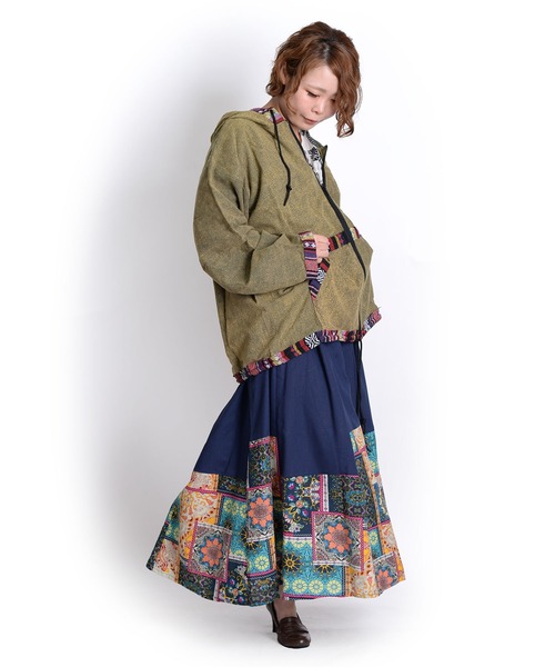 MARAI(マーライ)の「綿麻エスニック柄フレアロングスカート(スカート・レディース・レッド/ネイビー/ブラック・LARGE/MEDIUM)」の20枚目の写真
