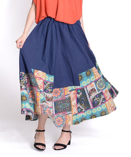 MARAI(マーライ)の「綿麻エスニック柄フレアロングスカート(スカート・レディース・レッド/ネイビー/ブラック・LARGE/MEDIUM)」の19枚目の写真