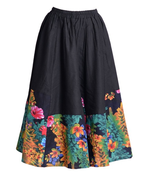 MARAI(マーライ)の「綿麻エスニック柄フレアロングスカート(スカート・レディース・レッド/ネイビー/ブラック・LARGE/MEDIUM)」の14枚目の写真