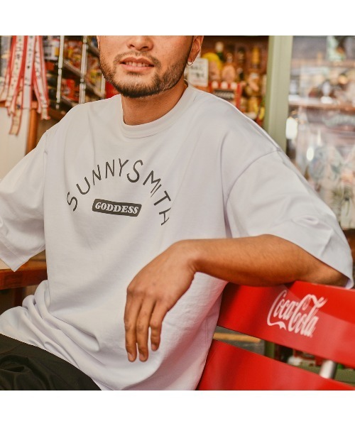 Sunny Smith（サニースミス）の「【サニースミス/sunnysmith】ヘビーオンスCool Smith GDS Print SS Tee(CP)（Tシャツ/カットソー・メンズ・オフホワイト/レッド/チャコール・M/L）」の12枚目の写真