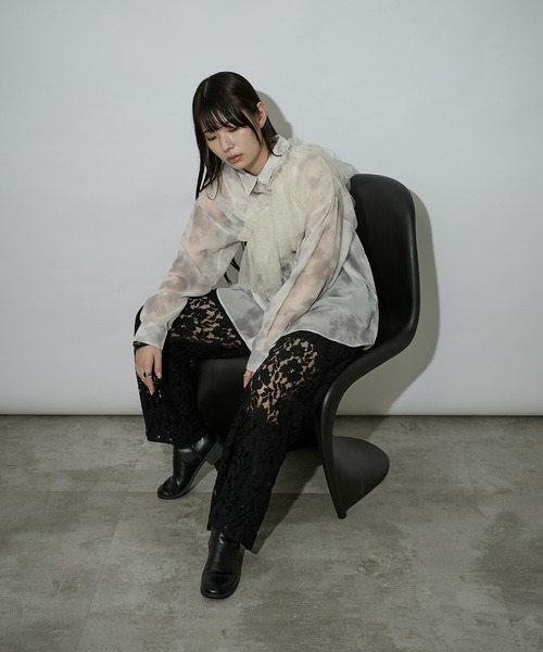 Ellno de Mavie(エルノデメヴィ)の「マルチウェイチュールツキシアーシャツ(シャツ/ブラウス・レディース・ブルー系その他/ブラック/アイボリー・FREE)」の21枚目の写真