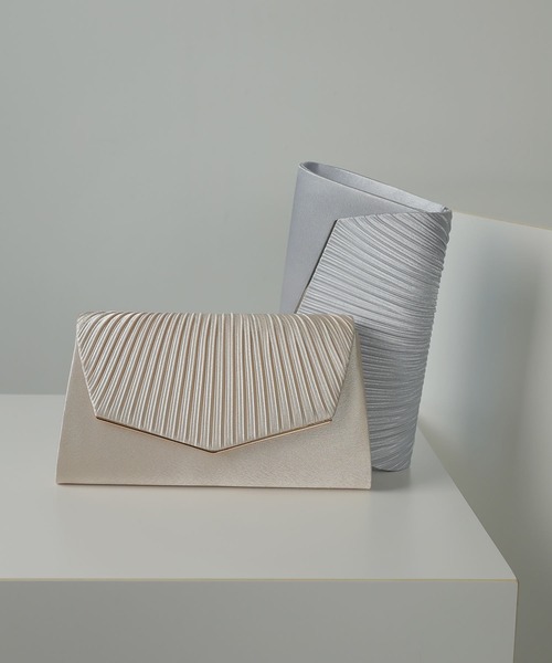 Kana(カナ)の「3way シンプル パーティーバッグ 結婚式 お呼ばれ オケージョン(クラッチバッグ・レディース・ベージュ/シルバー・フリー)」の12枚目の写真