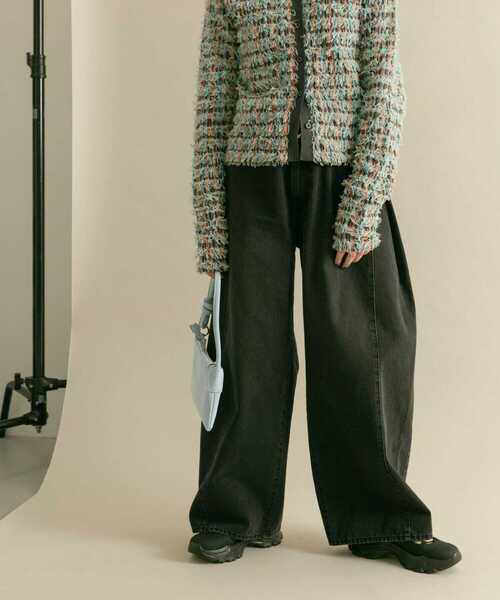 KBF（ケイビーエフ）の「『低身長向けも展開』サイドタックデニム（デニムパンツ・レディース・ブルー/ブラック・38/36/34）」の9枚目の写真