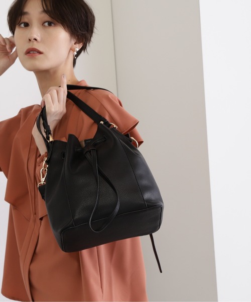 N.(N. Natural Beauty Basic)(エヌエヌナチュラルビューティーベーシック)の「◆巾着2wayショルダーバッグ(ショルダーバッグ・レディース・オフホワイト/ブラック/グレイッシュベージュ・フリ-)」の5枚目の写真