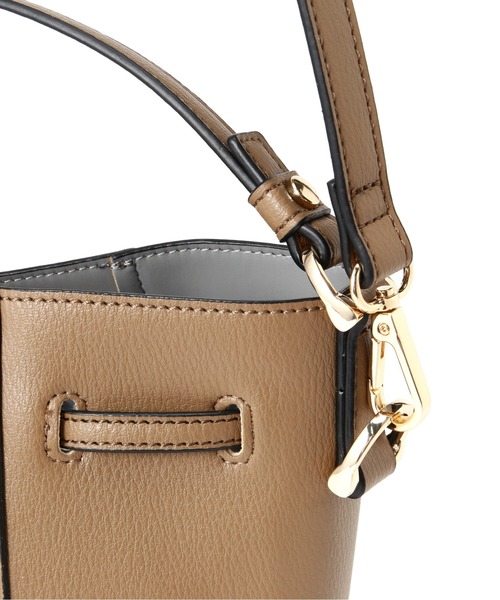 N.(N. Natural Beauty Basic)(エヌエヌナチュラルビューティーベーシック)の「◆巾着2wayショルダーバッグ(ショルダーバッグ・レディース・オフホワイト/ブラック/グレイッシュベージュ・フリ-)」の12枚目の写真