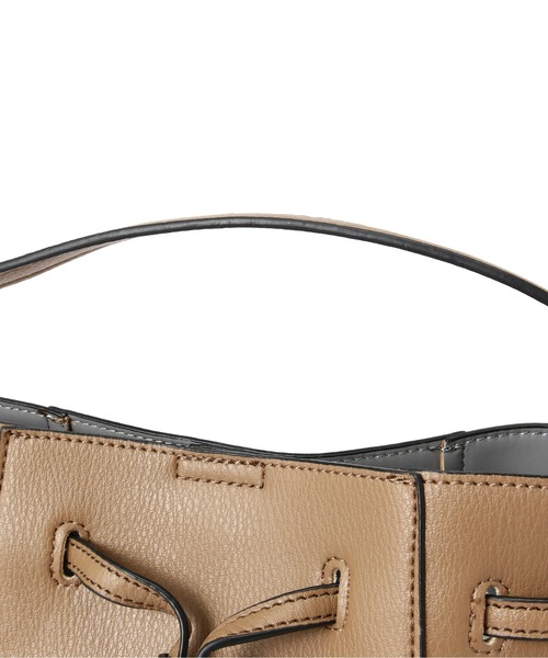 N.(N. Natural Beauty Basic)(エヌエヌナチュラルビューティーベーシック)の「◆巾着2wayショルダーバッグ(ショルダーバッグ・レディース・オフホワイト/ブラック/グレイッシュベージュ・フリ-)」の13枚目の写真