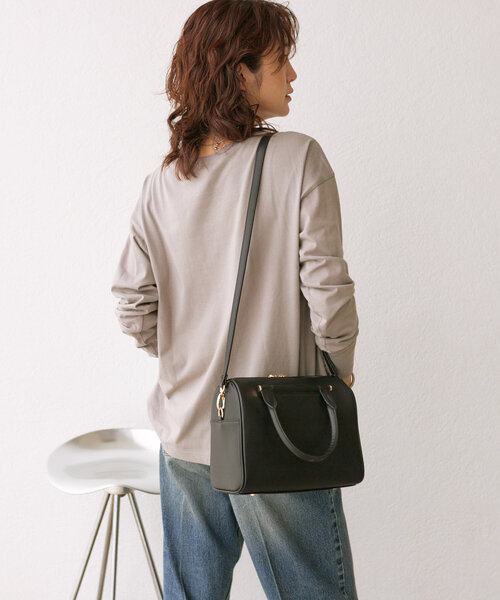 RIVE DROITE（リヴドロワ）の「【大人カジュアルに◎】レザーボストンバッグ（ボストンバッグ・レディース・ブラック/ベージュ・FREE）」の8枚目の写真